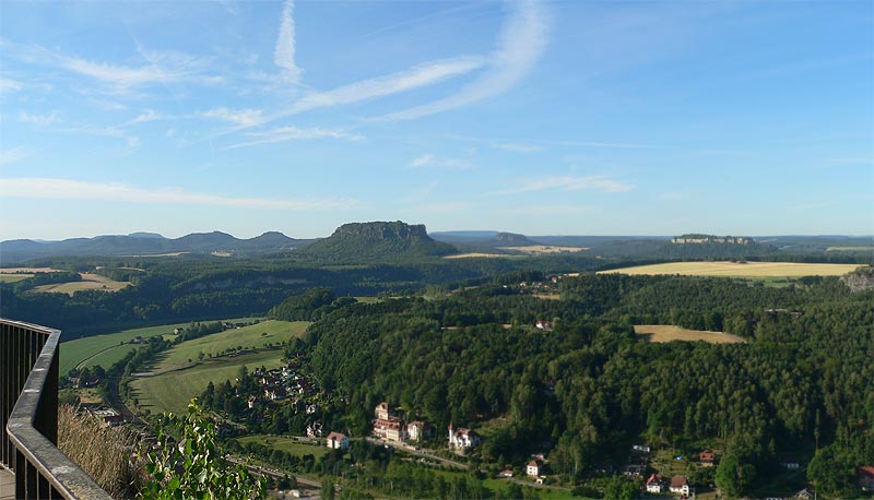 Blick von der Bastei zum Lilienstein und  zum Königstein